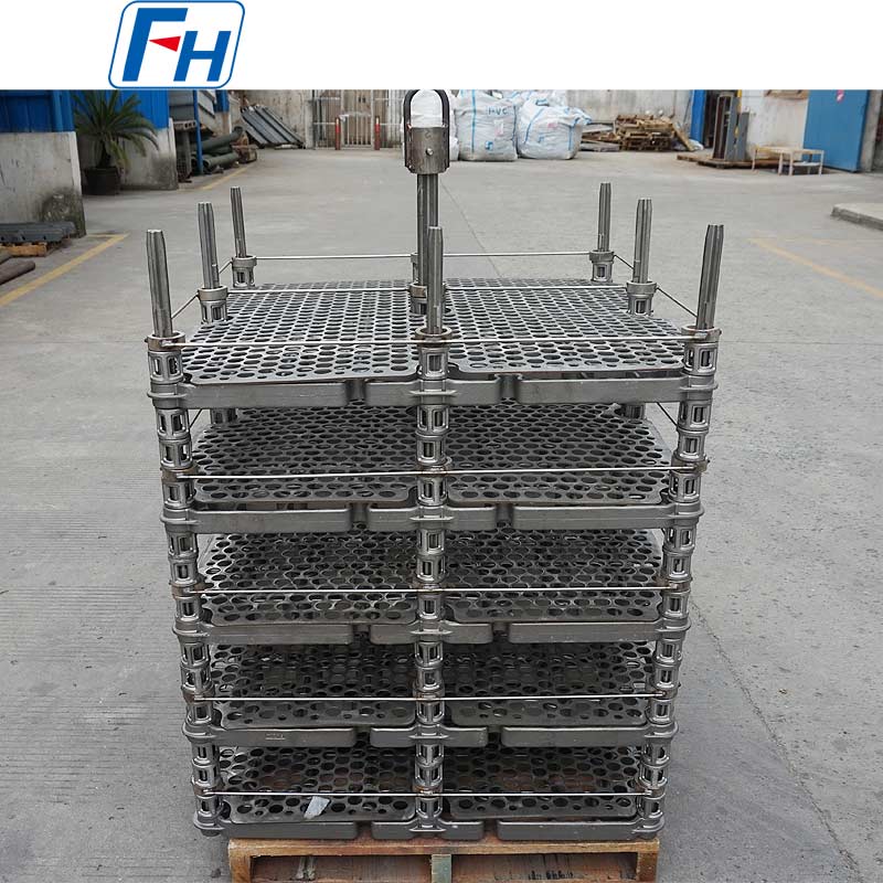 Uchwyty pieca kombinowanego FH® Precision 1.4848 zapewniające spójne wyniki obróbki cieplnej